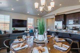 Petroglyph Place Near Zion and Sand Hollow - 9