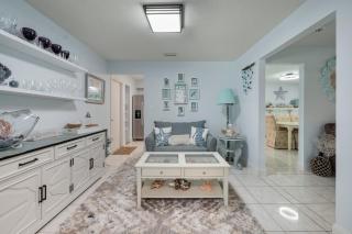 Coral Cove 3 Bed 2 Bath Pool Home in Melbourne - 9