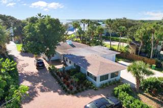 Dolphin Den Perfect Cocoa Beach Getaway - 5