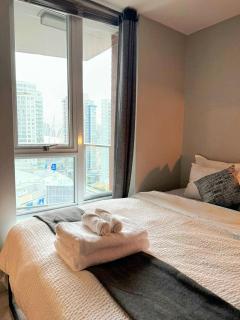 Downtown 1BR + Office | Across from Rogers Arena - 9