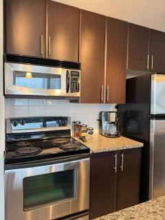 Downtown 1BR + Office | Across from Rogers Arena - 6
