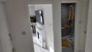 Modern 1 bedroom riverside apartment - 5