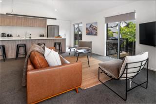 Modern Comfort Mountain Views - Walk to Queenstown - 9