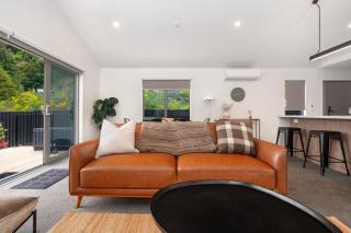 Modern Comfort Mountain Views - Walk to Queenstown - 7