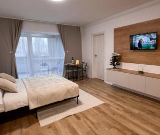 LUMO Light Terrace near Coresi Mall Free Parking - 8