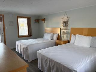 Moontide Motel, Apartments, and Cabins - 2