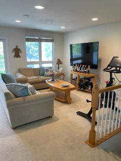 Stunning Townhome Short Walk to Beach and Bay with Pool - 8