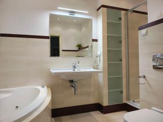 Mokotovia Premium Apart 100m2, garaż, winda, 5 łóżek, wanna z hydromasażem, prysznic, 2 toalety, f-VAT - 3