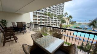 Sleeps 10 Direct Beach Heated Pool apts - 7