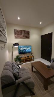 شقه فندقيه غرفة نوم وغرفة معيشه - 6