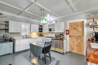 Green Mountain Views! Lowell Getaway Near Skiing - 6