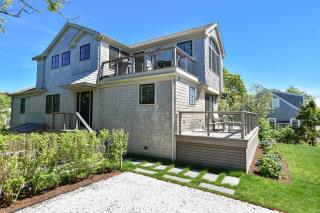 Gorgeous Architectural Home w Water Views - 3