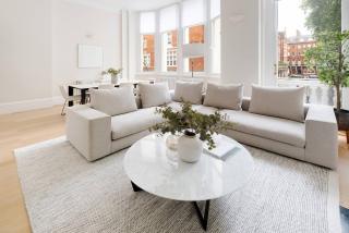 Spectacular Cadogan Square single-level flat w/AC - 0