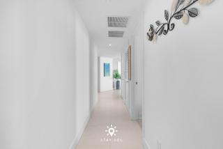 Oceanline 3BR Corner Balcony & Calm Seas - Hollywood - 1