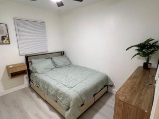 Cozy Little Villa in the Heart of Cocoa POOL HOUSE - 8