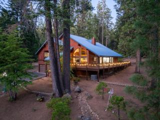 Apple Blossom Lodge-Family Friendly Cabin - 7