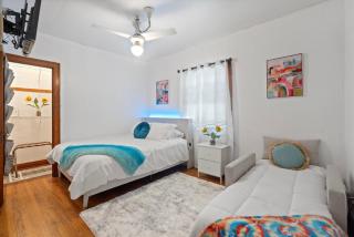 Gold Coast Oasis 2BR Home Near Airports, Game Room, FirePit - 5