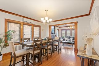 Gold Coast Oasis 2BR Home Near Airports, Game Room, FirePit - 4