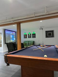 Gold Coast Oasis 2BR Home Near Airports, Game Room, FirePit - 8