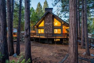 Kokanee Hideaway-Family Friendly 5BR Epic Game Room - 2