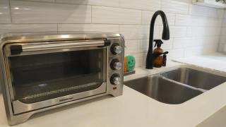 Winnipeg cozy 2 bed 1 bath home - 10 min drive to HSC - 4