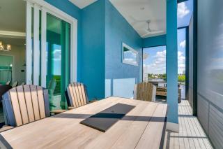 Luxury Group Escape in Cape Corals Cape Harbour! - Cape Coral - 2
