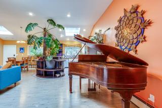 8 Mi to Lumen Field Seattle Area Home with Backyard - 3