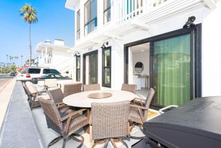 Rare 5Br Retreat Just Steps From 44Th Street Beach By Beachview Rentals - 1