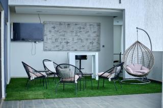 Premier Plush Apartments - 1