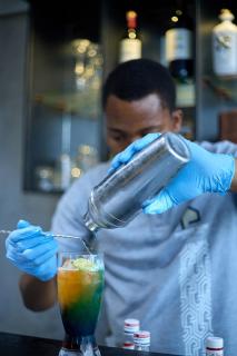 Premier Plush Apartments - 3