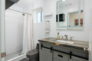 Cozy Private 1BR Near LAX & SoFi, Pet-Friendly - 6