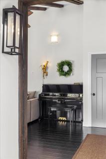 Luxury 3BR Villa with Pickleball & Basketball - 1