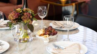 Remodeled 2BDR in Heart of Hollywood w Courtyard Art Deco by AvantStay - 3