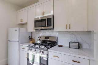 1 Berkeley - Entire Apartment - Private, Spacious - 2