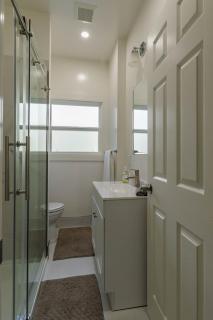 1 Berkeley - Entire Apartment - Private, Spacious - 1