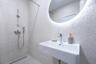 Quince Apartments - 4