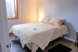 5 Bed-2 bath off Taconite Trail by Lake Vermilion - 2