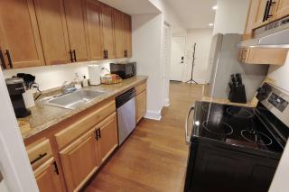 Union Hub - Steps 2 Station Mall with Parking - 8