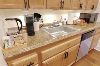 Union Hub - Steps 2 Station Mall with Parking - 3