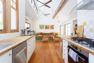 Charming Heritage Cottage Large 4BR Home - 4