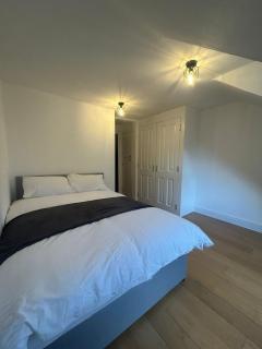 2 bed split-level flat, 5-min from Sth Croydon Stn - 3