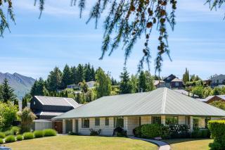 Hedditch Hideaway - 2