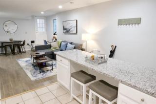 Trendy Apt in Bloomingdale - Parking - 5