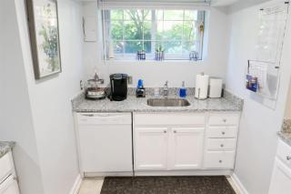 Trendy Apt in Bloomingdale - Parking - 2