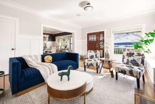 Seattle Craftsman Mansion w Lk&Mt Rainier view - 1