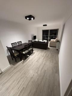 Alquilo departamento para 6 personas en pleno centro - Necochea - 0