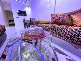 2BR Luxurious Apartment - 2 Min from City Center - Fez - 2