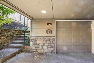 Queen Anne Secret Garden Space Needle & City Skylight View - 3