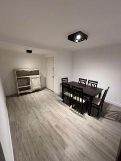 Alquilo departamento para 6 personas en pleno centro - Necochea - 1