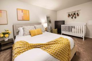 Renton Luxury & Spacious Daylight Basement The Landing - 7